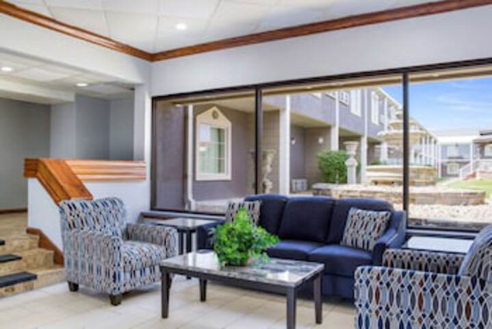 Quality Inn & Suites Kansas City - Independence I-70 East - thumb 0