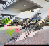 Holiday Inn Express Dublin an IHG Hotel - Accommodation Indiana