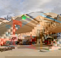 Holiday Inn Express Hotel  Suites Panama City-Tyndall an IHG Hotel - Accommodation Indiana