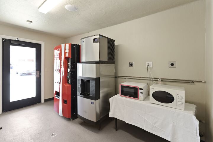 Le Blanc Inn & Suites - thumb 7