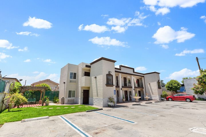 Le Blanc Inn & Suites - thumb 5