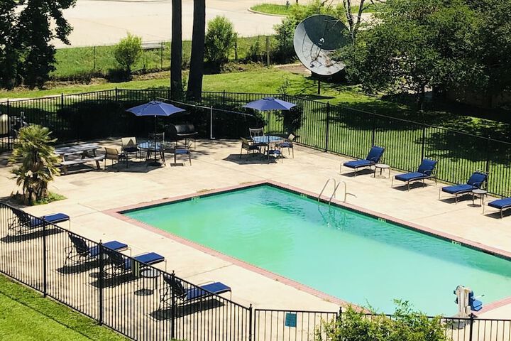 The Grand Hotel Spindletop - thumb 2