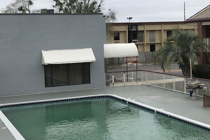 Days Inn By Wyndham Mobile I-65 - thumb 2