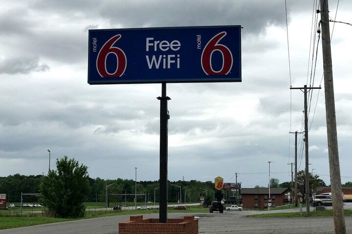 Motel 6 Metropolis IL - thumb 5
