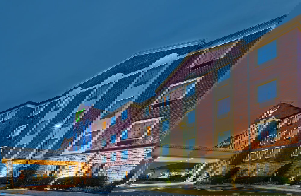 Holiday Inn Express Tulsa S Broken Arrow Hwy 51, An IHG Hotel - thumb 2