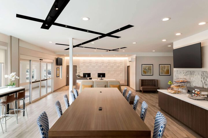 Days Inn & Suites By Wyndham Beaumont West / I-10 & Walden - thumb 7