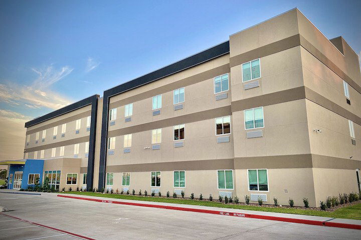 Days Inn & Suites By Wyndham Beaumont West / I-10 & Walden - thumb 5