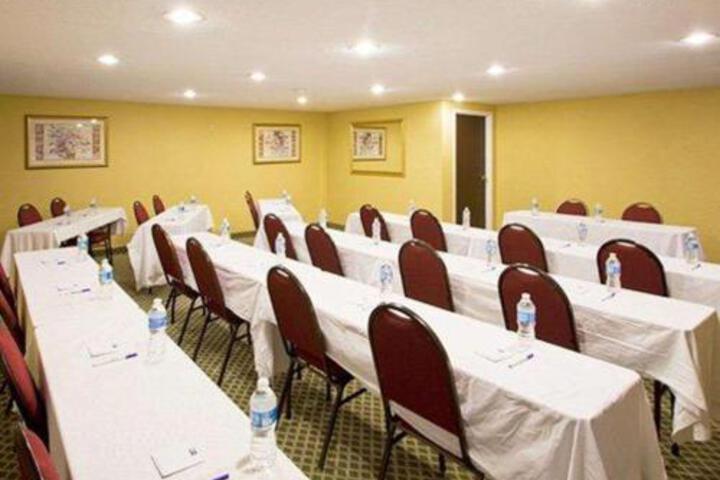 Econo Lodge - thumb 6