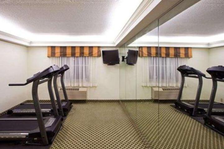 Econo Lodge - thumb 2