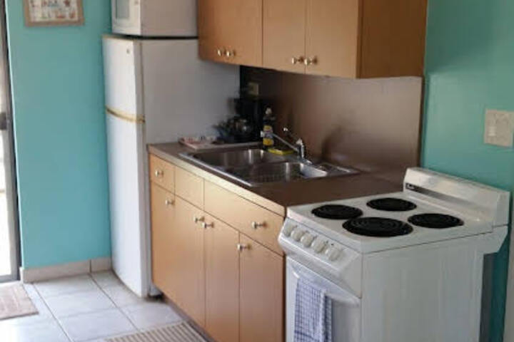 Royal Hawaiian Motel Botel - thumb 4