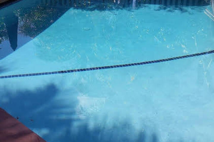 Royal Hawaiian Motel Botel - thumb 7