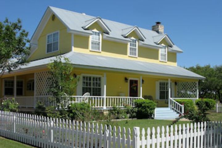 Yellow House Bed And Breakfast - thumb 0
