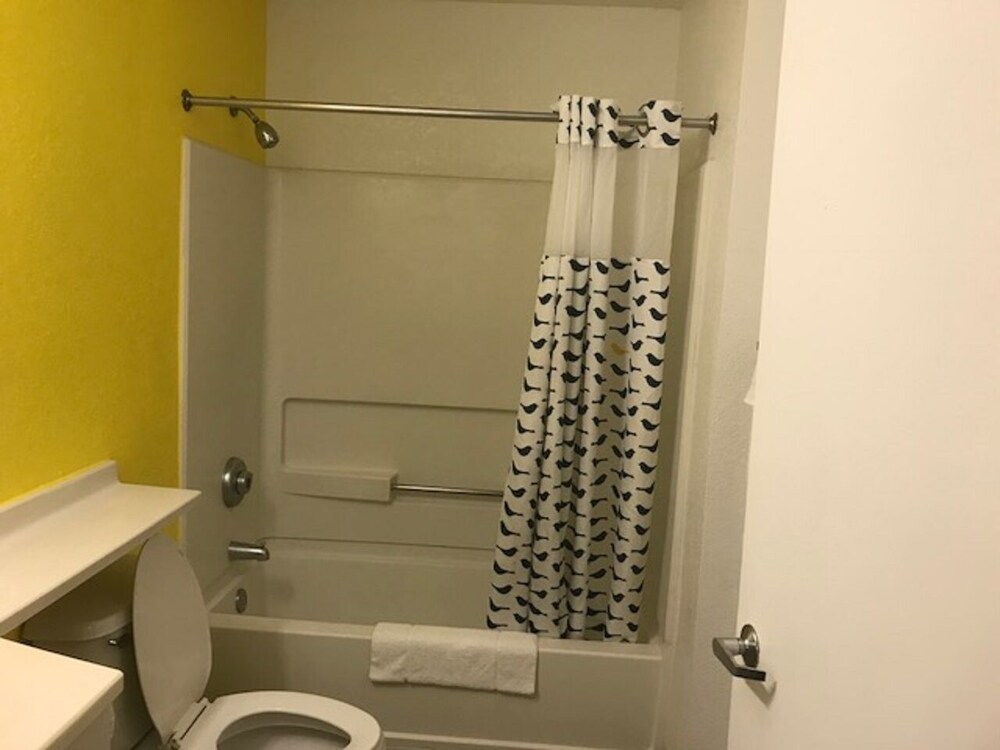 InTown Suites Extended Stay Carrollton TX â€“ West Trinity Mills - thumb 3