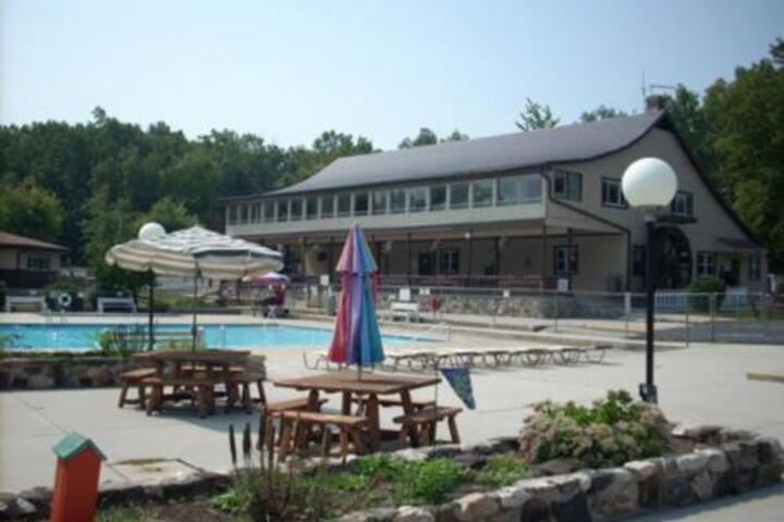 Round Top Two Bedroom Cottage 8 - thumb 3