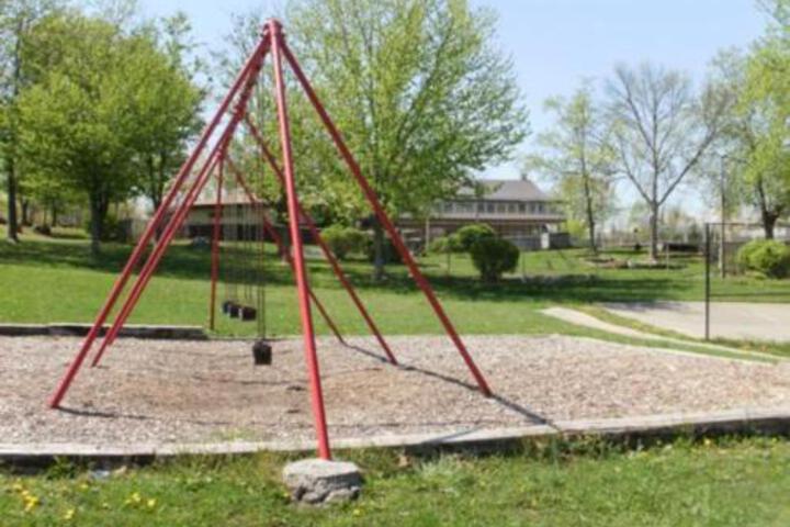 Round Top Two Bedroom Cottage 8 - thumb 0