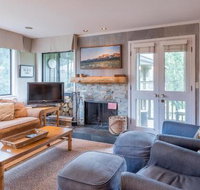 New Listing Remodeled Condo Across from the Historic Sun Valley Lodge  Ice Rink - Accommodation Indiana