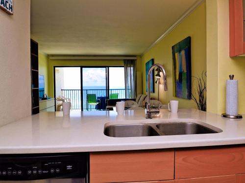 Ocean Sands 504 Beachfront Studio Condo - thumb 3