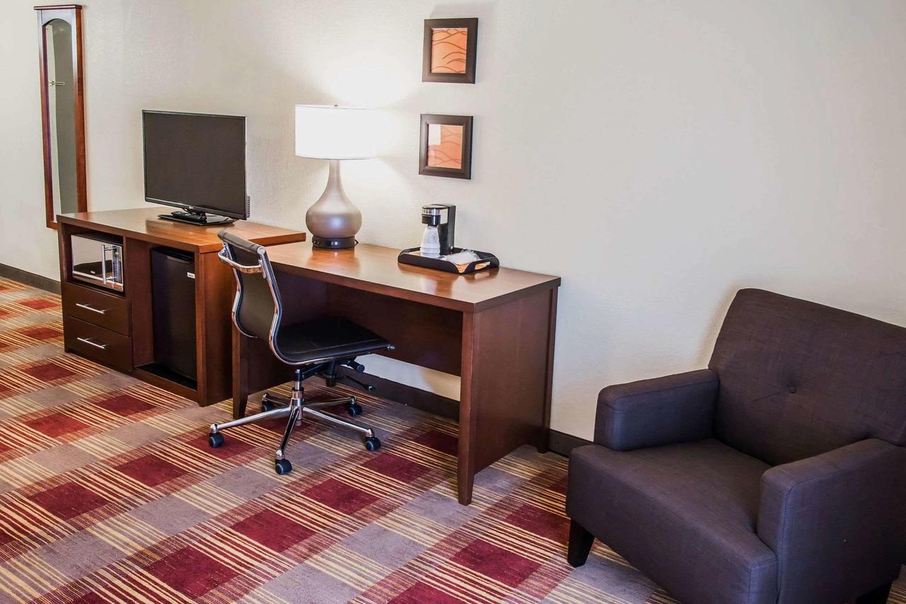 Clarion Inn & Suites Savannah Midtown - thumb 28