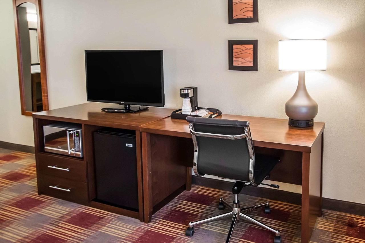 Clarion Inn & Suites Savannah Midtown - thumb 31