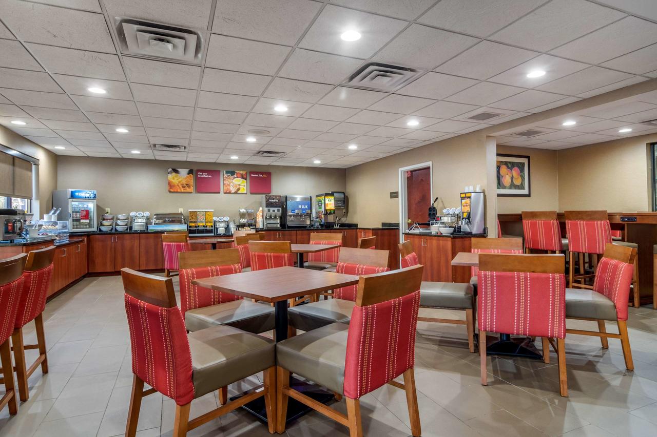 Comfort Suites Woodstock - thumb 40