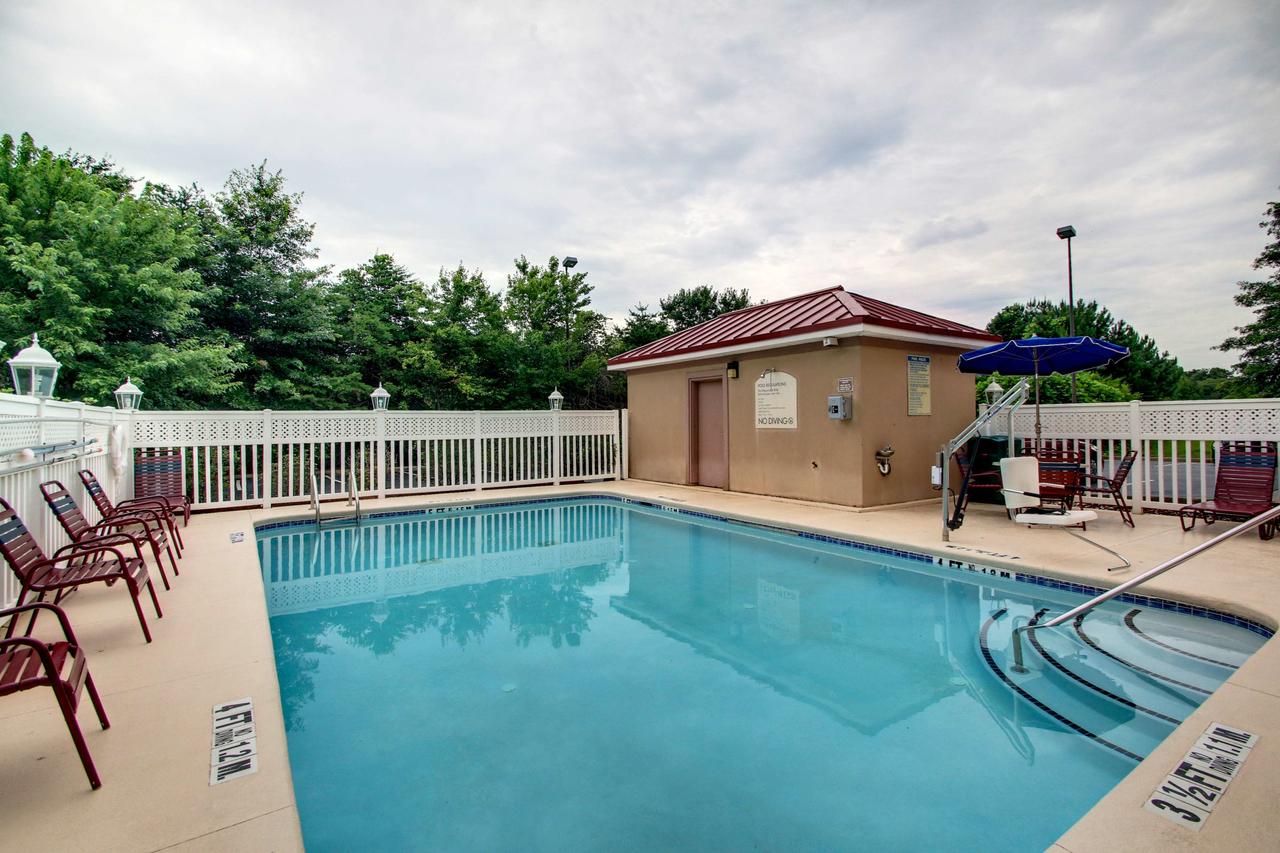 Comfort Suites Woodstock - thumb 16