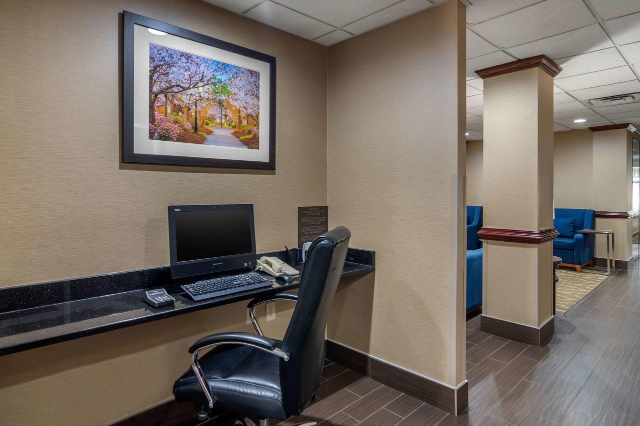 Comfort Suites Woodstock - thumb 12