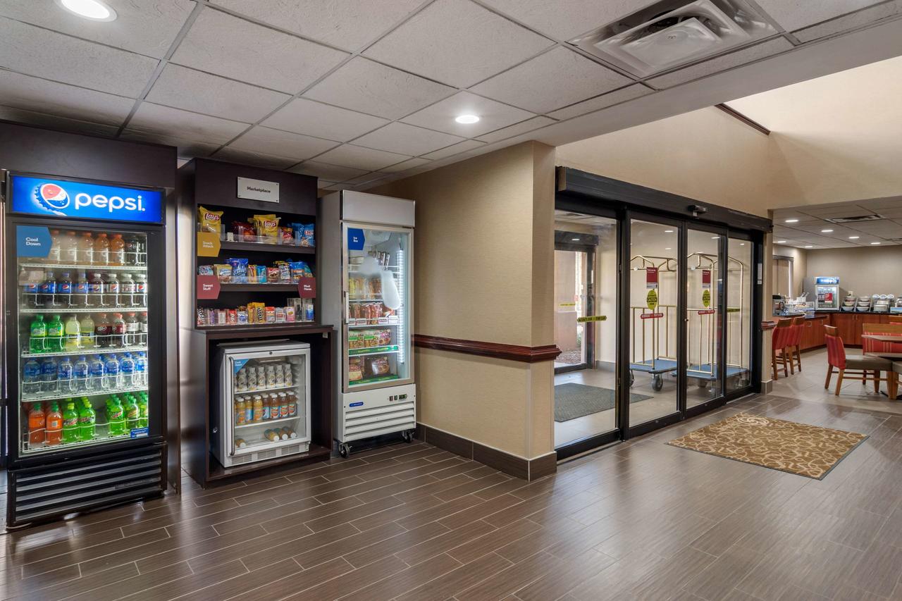 Comfort Suites Woodstock - thumb 20