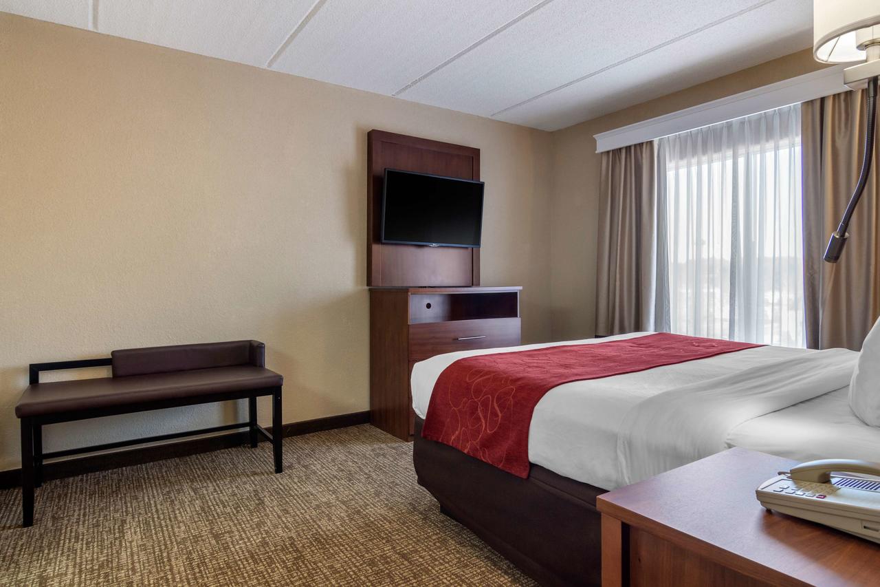 Comfort Suites Woodstock - thumb 38