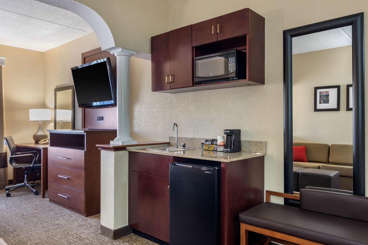Comfort Suites Woodstock - thumb 30
