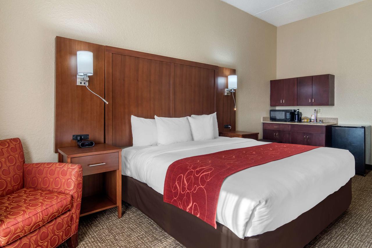 Comfort Suites Woodstock - thumb 43
