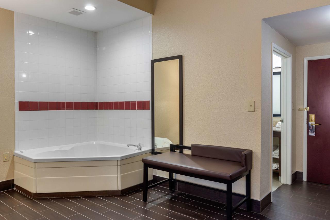 Comfort Suites Woodstock - thumb 14
