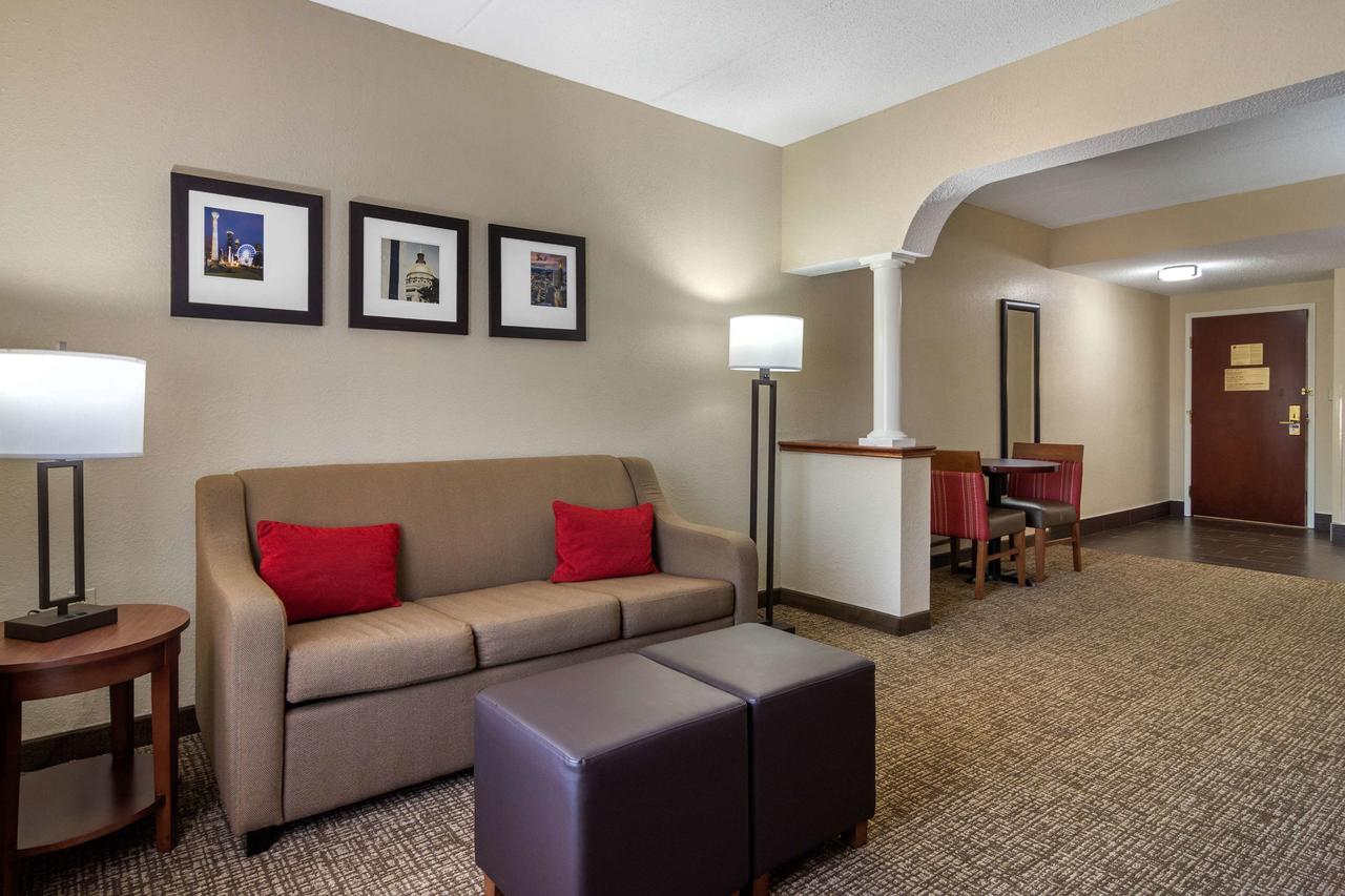 Comfort Suites Woodstock - thumb 35