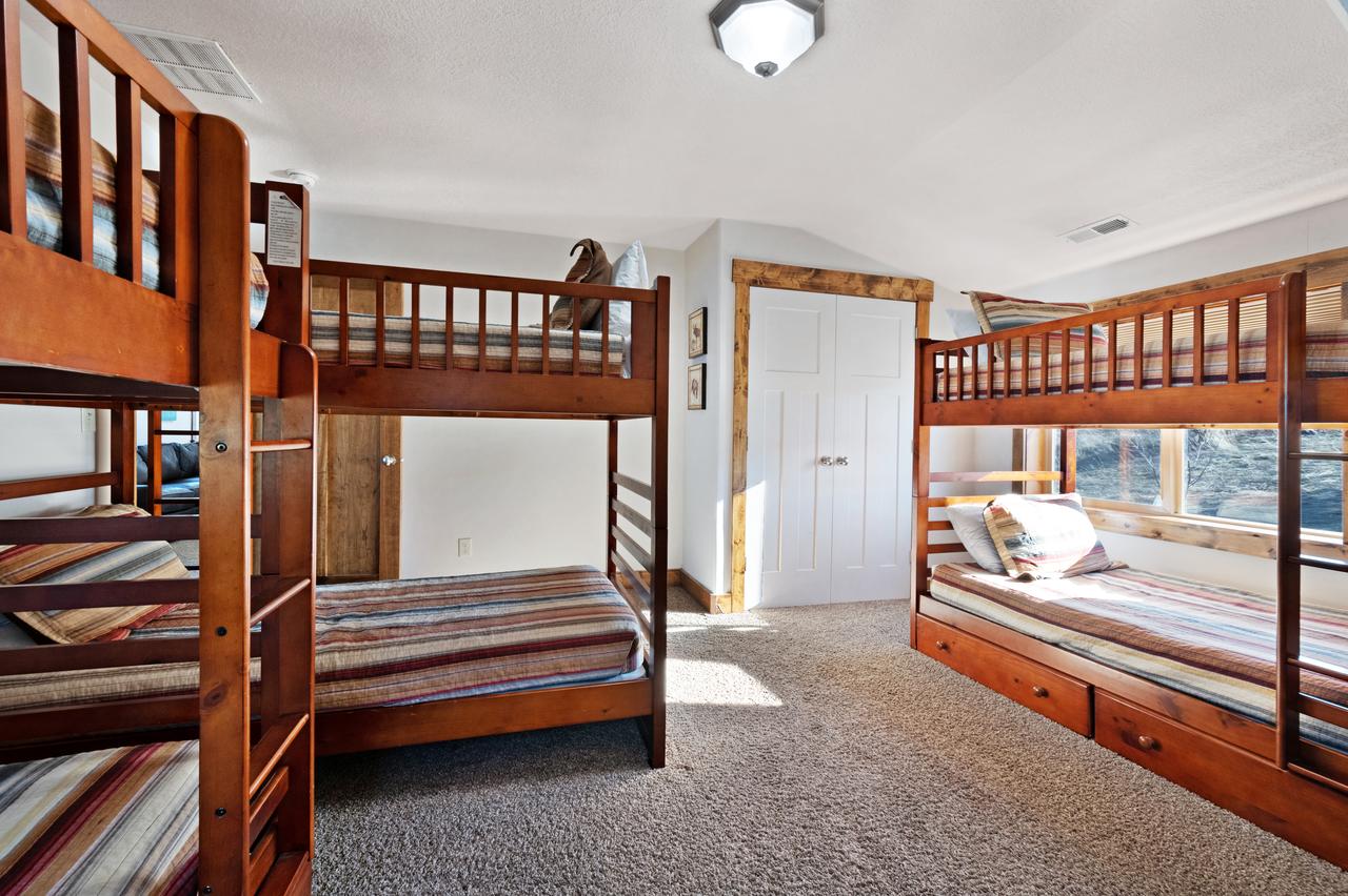 8 Bed 5 Bath Vacation Home In Fish Haven - thumb 37