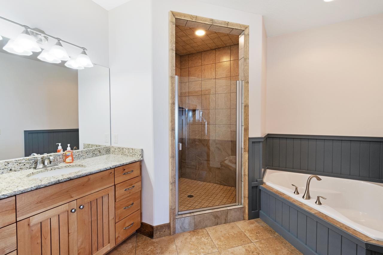 8 Bed 5 Bath Vacation Home In Fish Haven - thumb 15