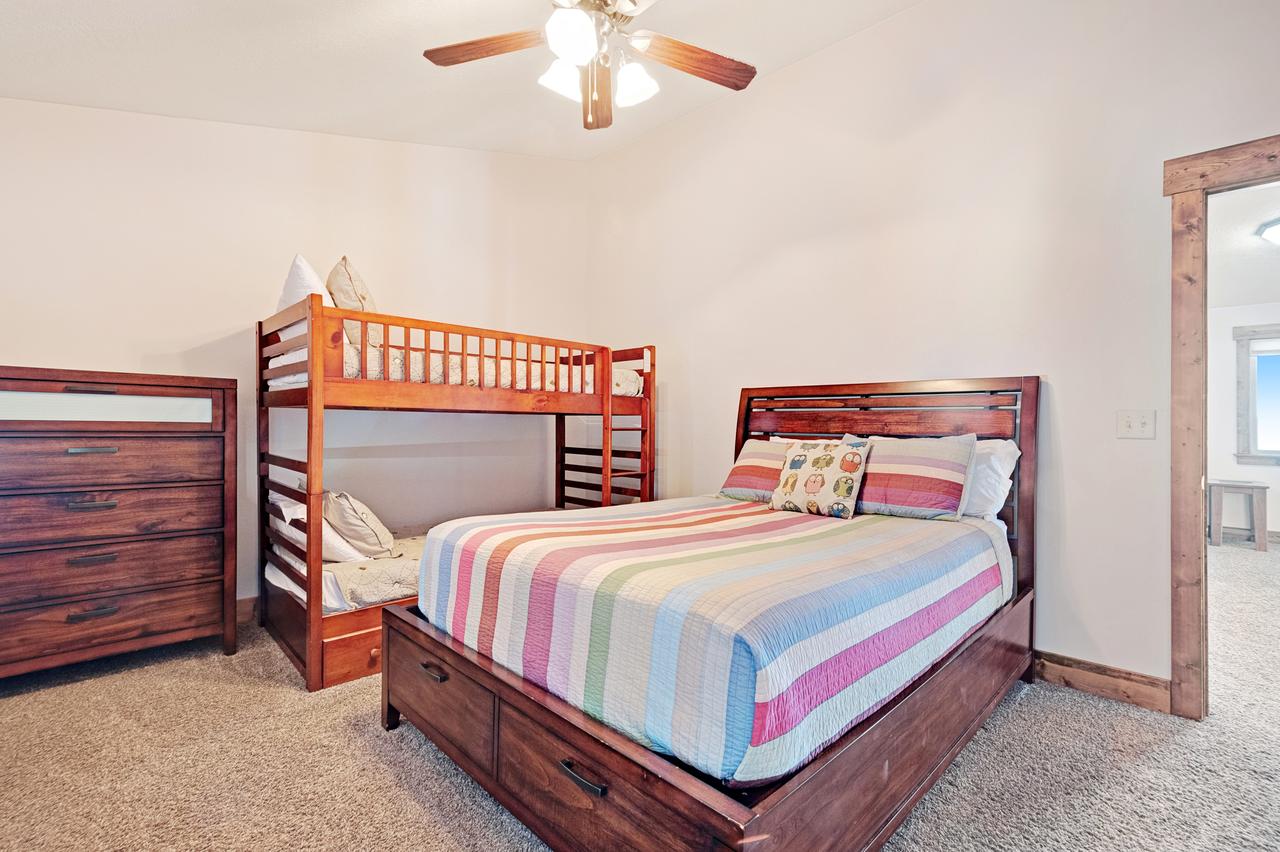 8 Bed 5 Bath Vacation Home In Fish Haven - thumb 40