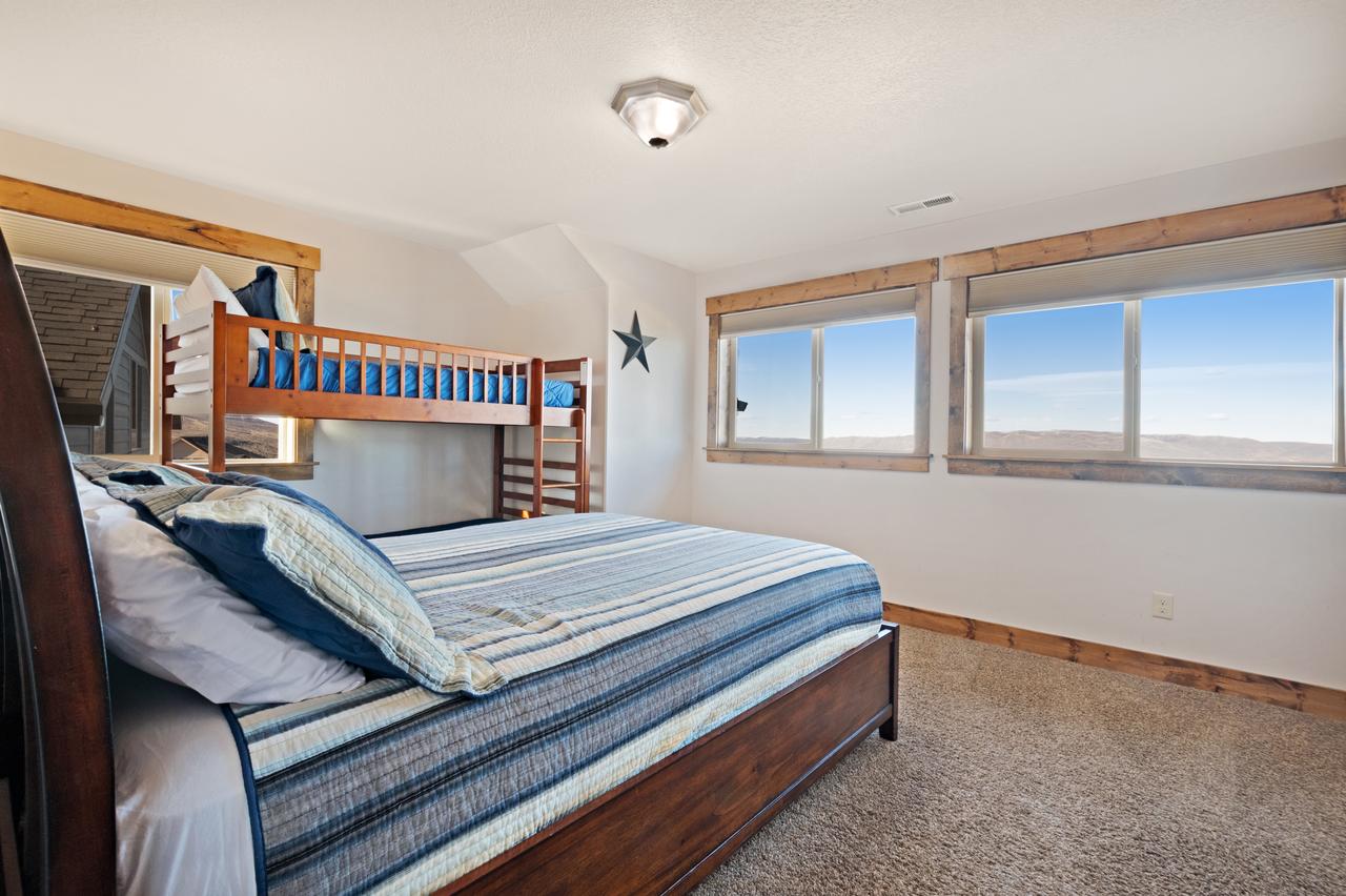 8 Bed 5 Bath Vacation Home In Fish Haven - thumb 33