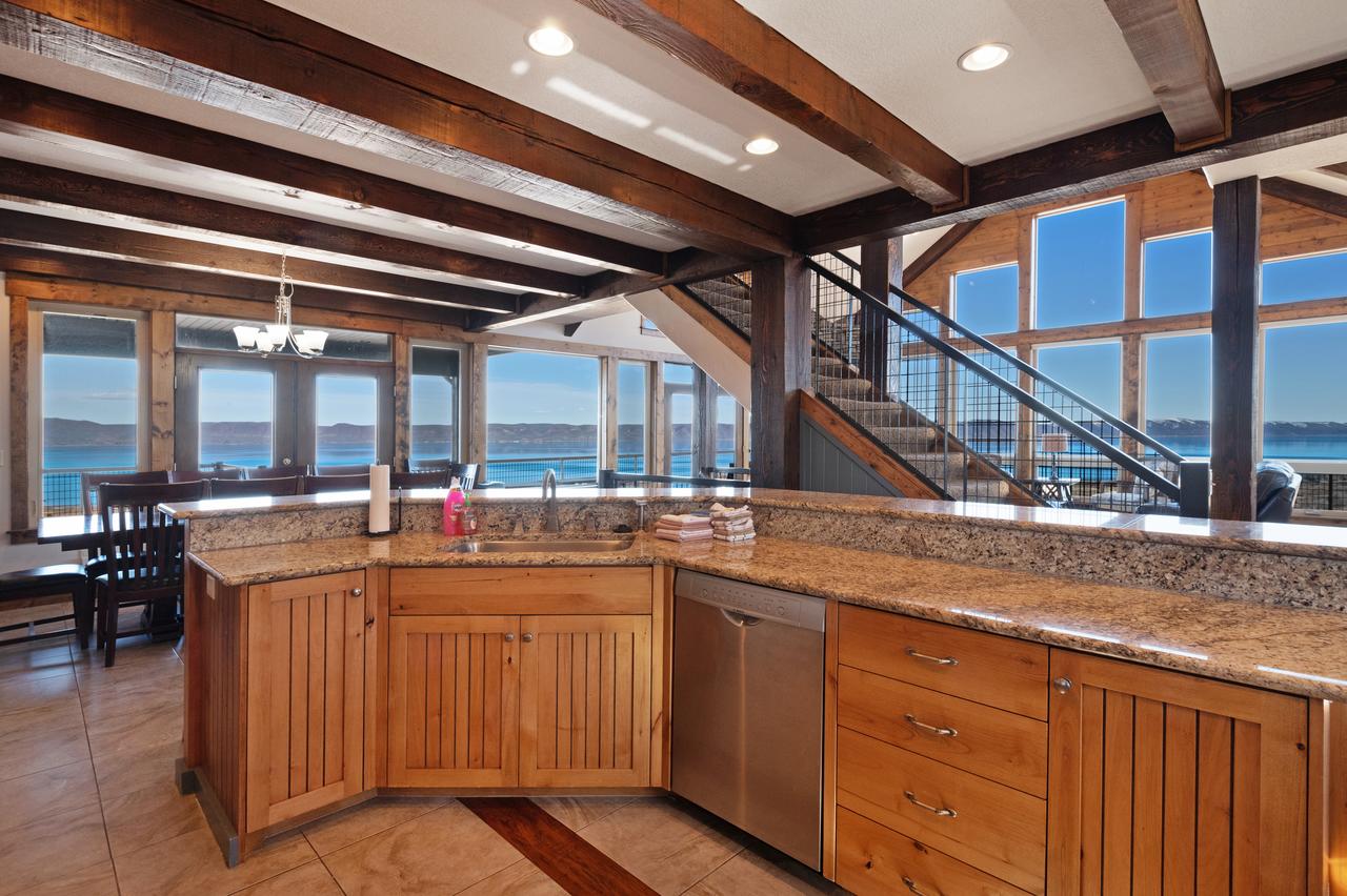 8 Bed 5 Bath Vacation Home In Fish Haven - thumb 7