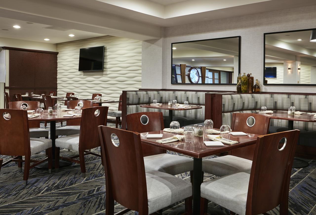 Hilton Chicago O'Hare Airport - thumb 12