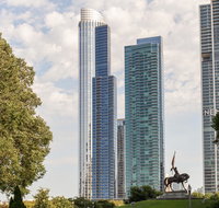 Sonder  Essex on the Park - Accommodation Indiana