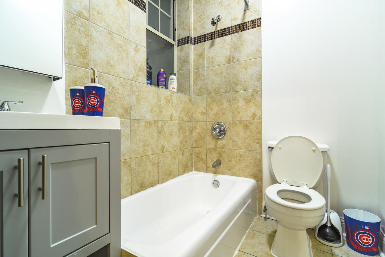 Authentic 2BR In Wrigley Field - thumb 22