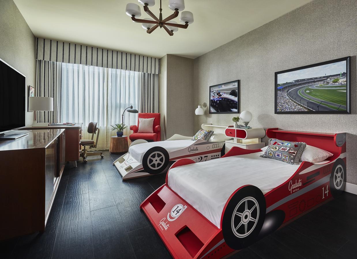 Graduate Bloomington - thumb 24