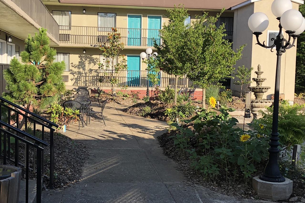 Cascades Inn - thumb 34