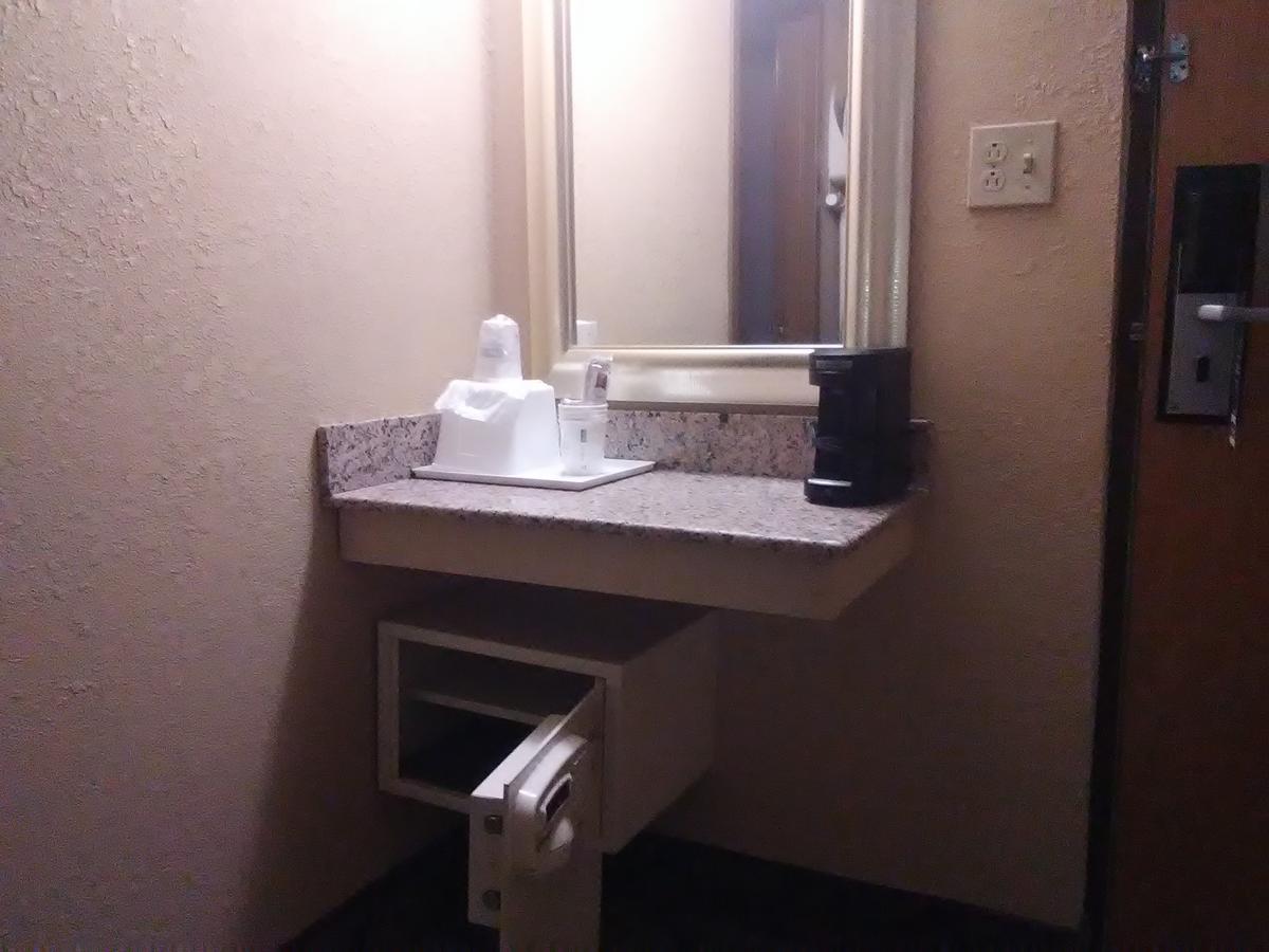 Travelodge By Wyndham Bloomington - thumb 10