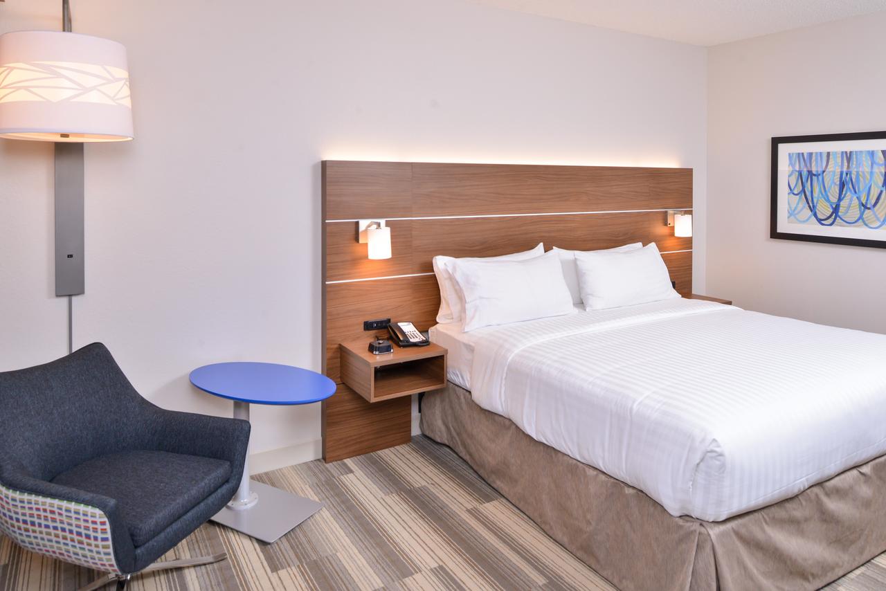 Holiday Inn Express Hotel & Suites Indianapolis Dtn-Conv Ctr Area - thumb 6