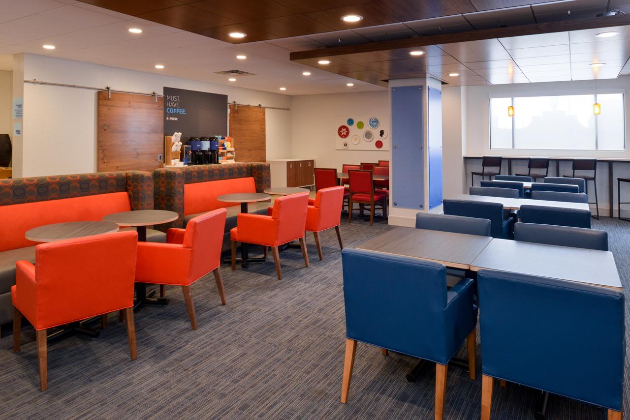 Holiday Inn Express Hotel & Suites Indianapolis Dtn-Conv Ctr Area - thumb 33