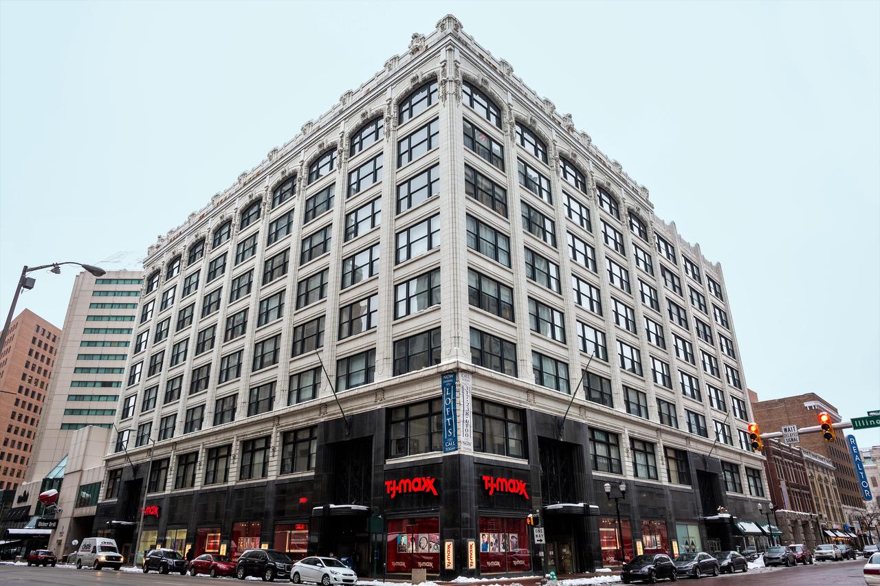 Stay Alfred At The Block - thumb 1