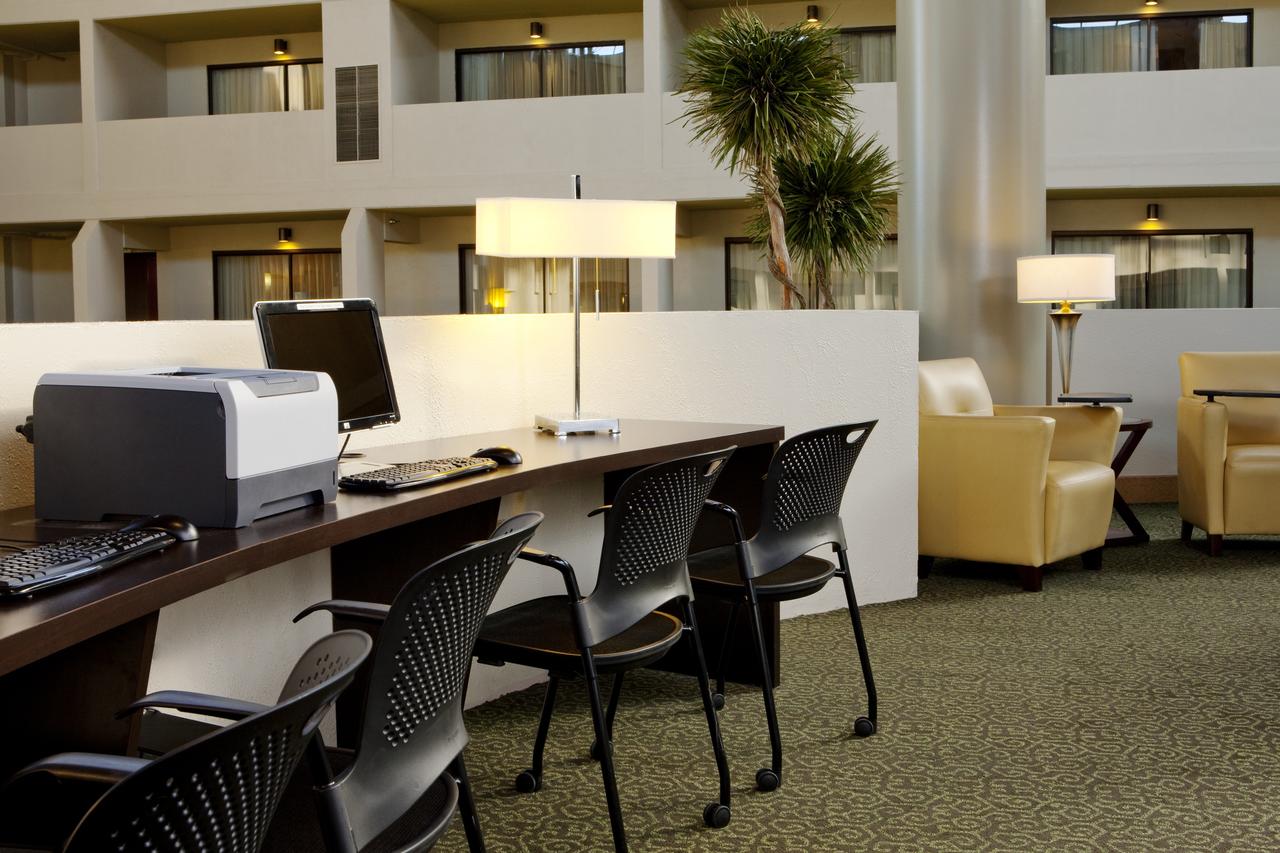 Crowne Plaza Hotel Indianapolis Airport - thumb 16
