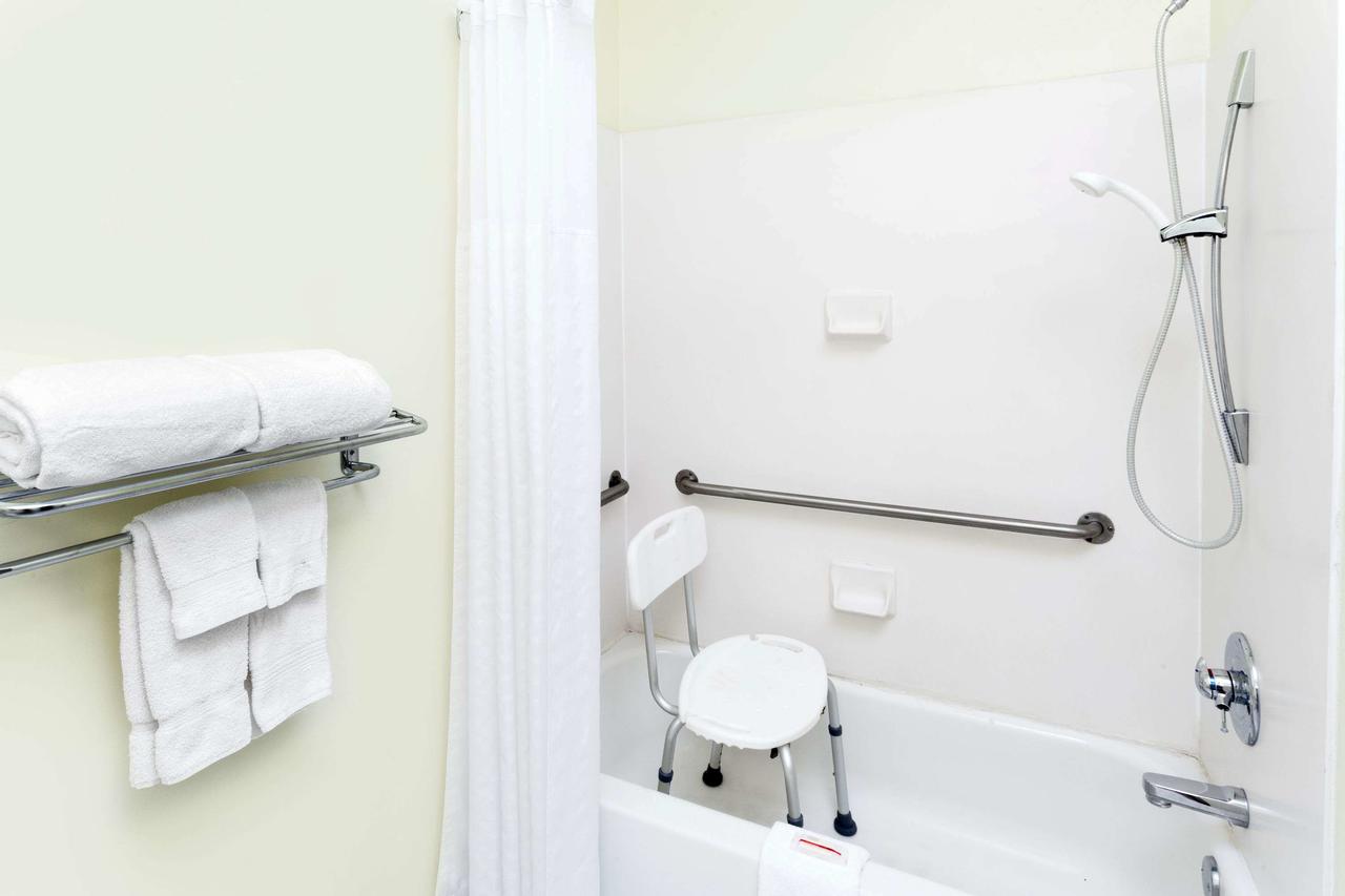 Baymont By Wyndham Fort Wayne - thumb 43