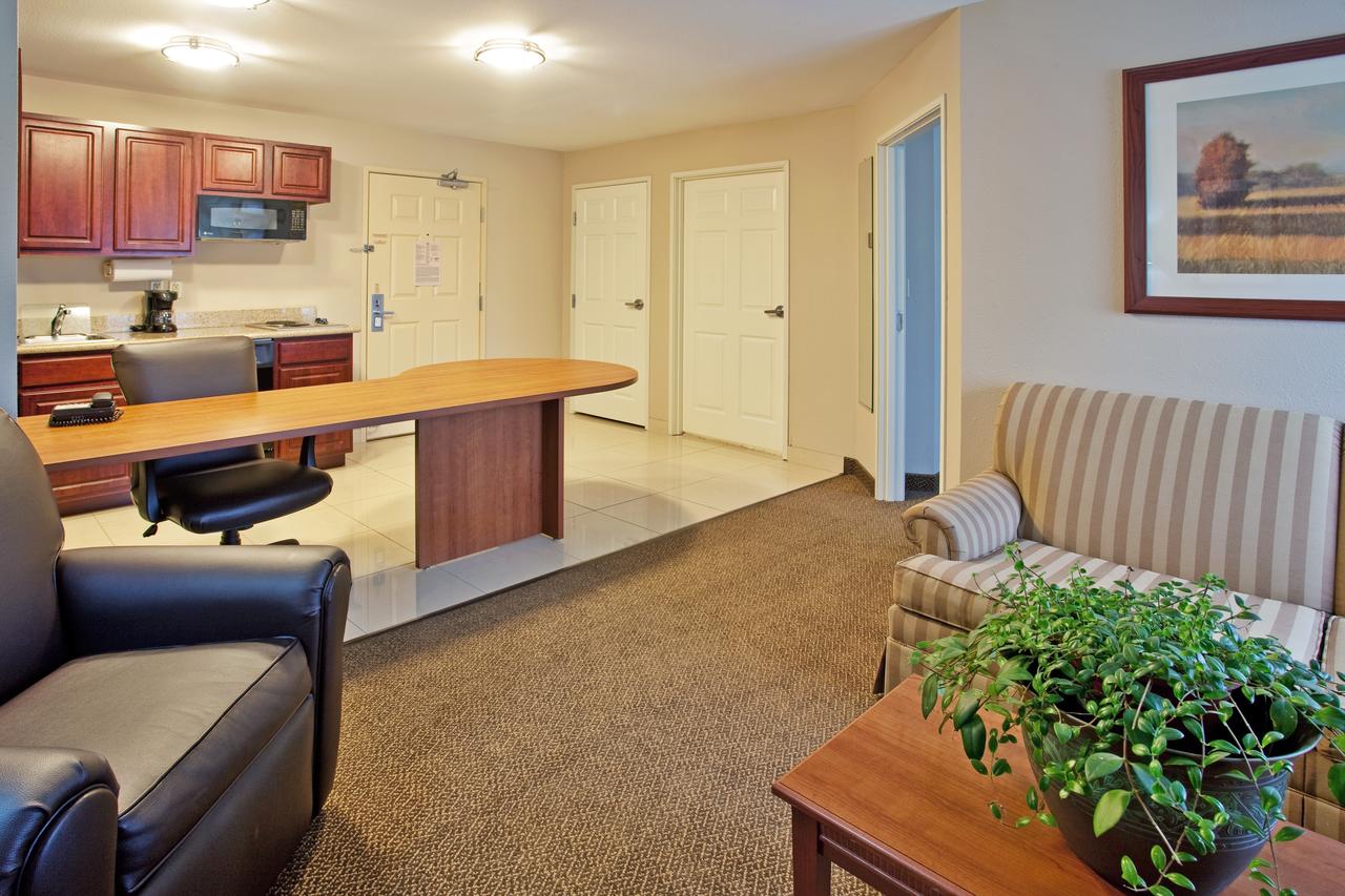 Candlewood Suites South Bend Airport - thumb 19