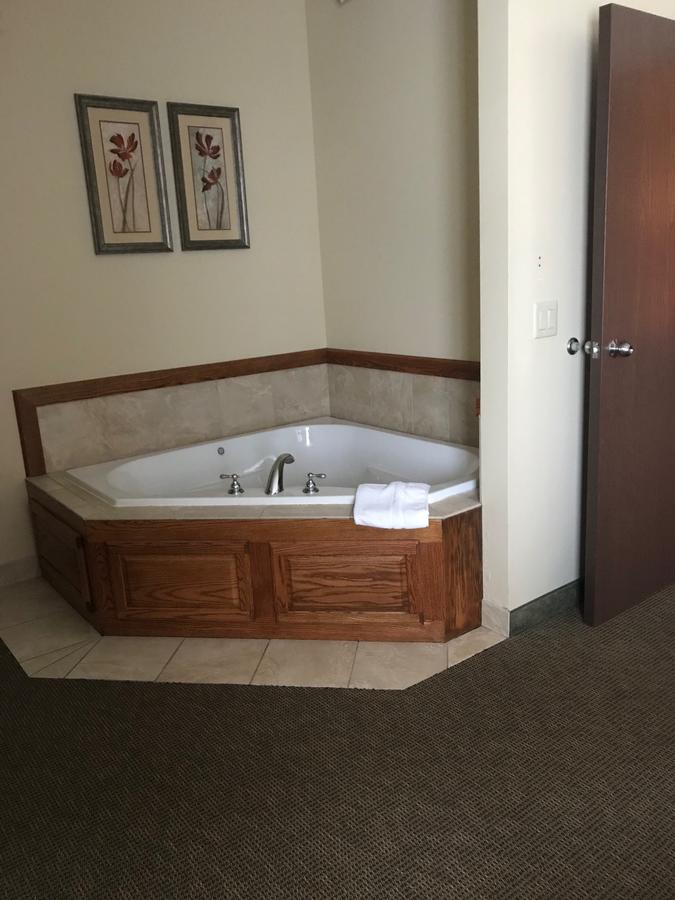 Randolph Inn And Suites - thumb 9
